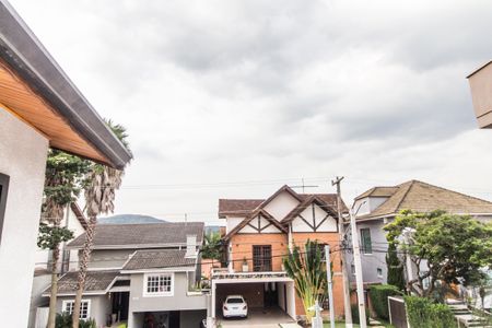 Casa de condomínio à venda com 300m², 4 quartos e 6 vagas Casa de condomínio à venda com 300m², 4 quartos e 6 vagasVista do Quarto 4