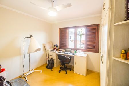 Casa de condomínio à venda com 300m², 4 quartos e 6 vagas Casa de condomínio à venda com 300m², 4 quartos e 6 vagasQuarto 3