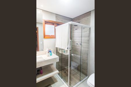 Casa de condomínio à venda com 300m², 4 quartos e 6 vagas Casa de condomínio à venda com 300m², 4 quartos e 6 vagasBanheiro da Suíte