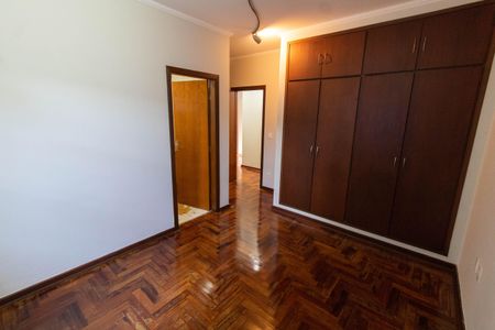 Casa para alugar com 245m², 4 quartos e 4 vagasSUITE 1