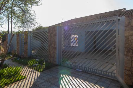 Casa para alugar com 245m², 4 quartos e 4 vagasFACHADA