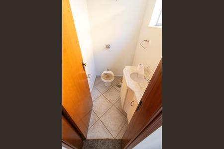 Casa para alugar com 245m², 4 quartos e 4 vagasLAVABO