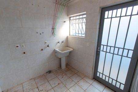 Casa para alugar com 245m², 4 quartos e 4 vagasÁREA DE SERVIÇO