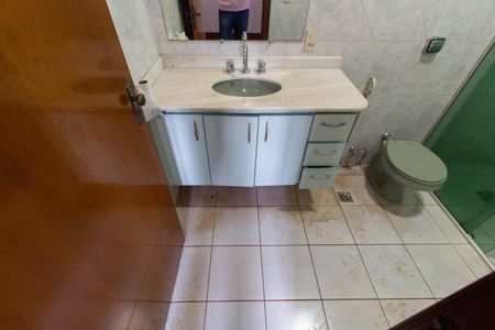 Casa para alugar com 245m², 4 quartos e 4 vagasBANHEIRO DA SUITE 2