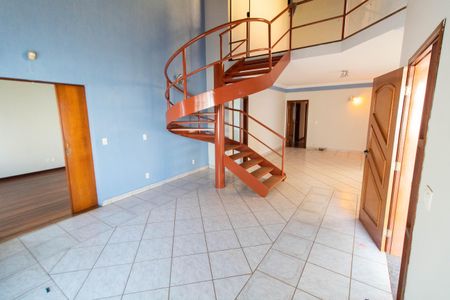 Casa para alugar com 245m², 4 quartos e 4 vagasSALA