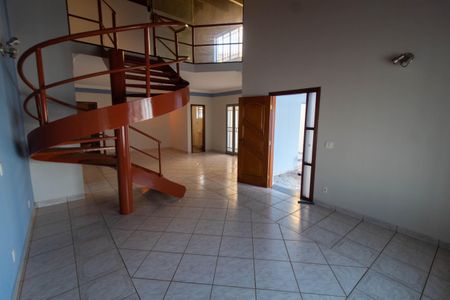 Casa para alugar com 245m², 4 quartos e 4 vagasSALA