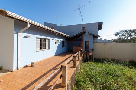Casa para alugar com 245m², 4 quartos e 4 vagasÁREA EXTERNA FUNDOS