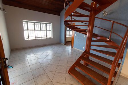 SALA de casa para alugar com 4 quartos, 245m² em Cidade Universitária, Campinas