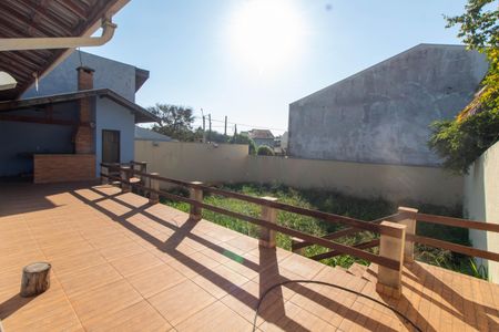 Casa para alugar com 245m², 4 quartos e 4 vagasÁREA EXTERNA FUNDOS