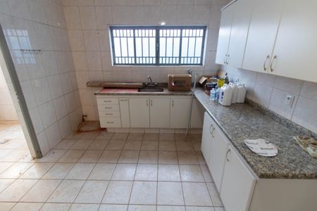 Casa para alugar com 245m², 4 quartos e 4 vagasCOZINHA