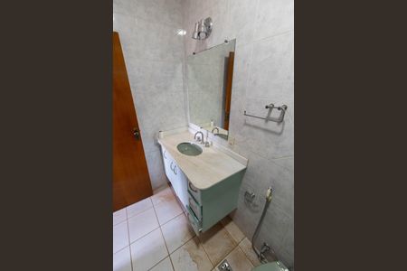 Casa para alugar com 245m², 4 quartos e 4 vagasBANHEIRO DA SUITE 2