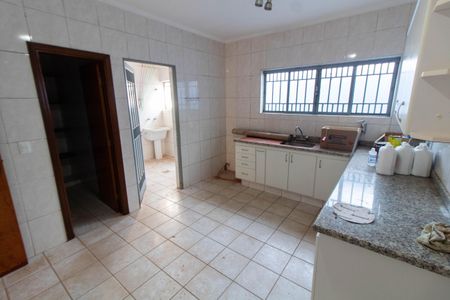 Casa para alugar com 245m², 4 quartos e 4 vagasCOZINHA