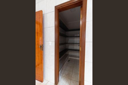 Casa para alugar com 245m², 4 quartos e 4 vagasDISPENSA