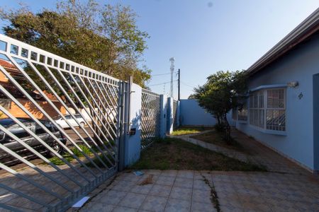 Casa para alugar com 245m², 4 quartos e 4 vagasÁREA EXTERNA FRENTE