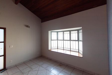 Casa para alugar com 245m², 4 quartos e 4 vagasSALA DE TV