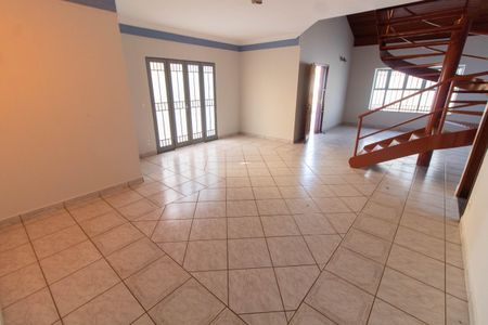 Casa para alugar com 245m², 4 quartos e 4 vagasSALA DE JANTAR