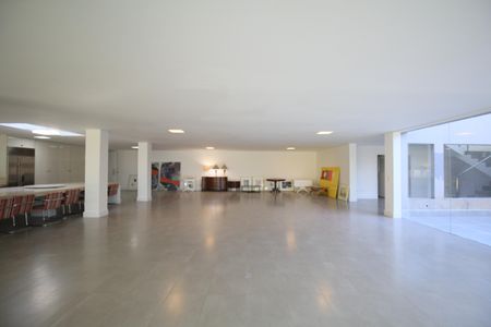 Sala de casa para alugar com 2 quartos, 408m² em Vila Tramontano, São Paulo