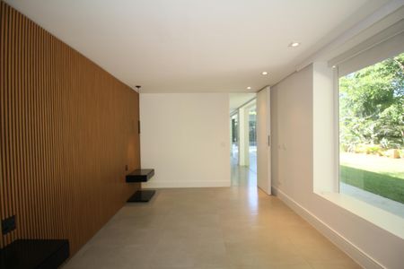 Suíte de casa para alugar com 2 quartos, 408m² em Vila Tramontano, São Paulo