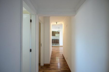 Corredor de apartamento para alugar com 2 quartos, 56m² em Jardim Henriqueta, Taboão da Serra