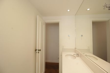 Apartamento à venda com 108m², 2 quartos e 2 vagasBanheiro