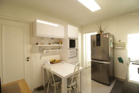 Apartamento à venda com 108m², 2 quartos e 2 vagasCozinha