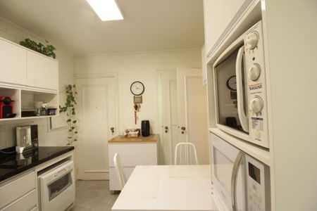 Apartamento à venda com 108m², 2 quartos e 2 vagasCozinha