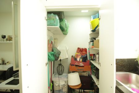 Apartamento à venda com 108m², 2 quartos e 2 vagasDispensa