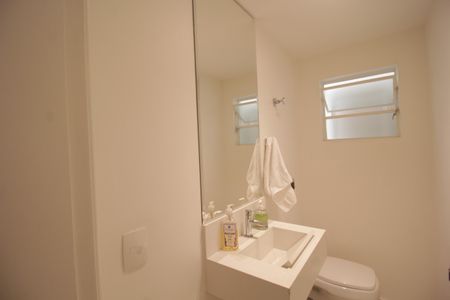 Apartamento à venda com 108m², 2 quartos e 2 vagasLavabo