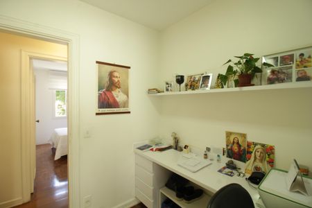 Apartamento à venda com 108m², 2 quartos e 2 vagasEscritório