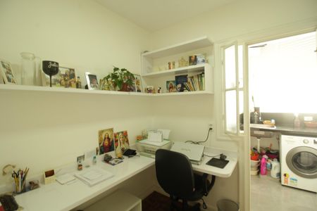 Apartamento à venda com 108m², 2 quartos e 2 vagasEscritório