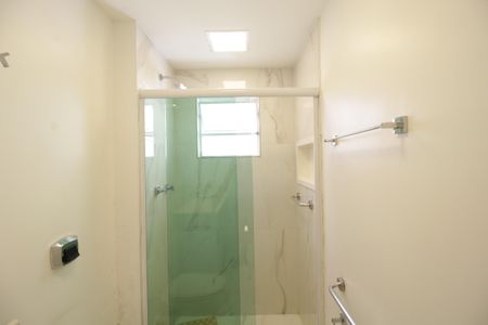 Apartamento à venda com 108m², 2 quartos e 2 vagasBanheiro