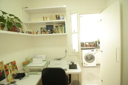 Apartamento à venda com 108m², 2 quartos e 2 vagasEscritório