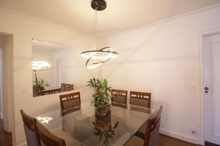 Apartamento à venda com 108m², 2 quartos e 2 vagasSala