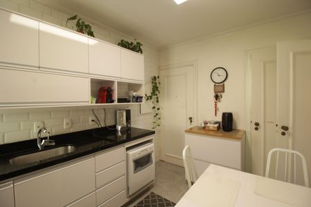 Apartamento à venda com 108m², 2 quartos e 2 vagasCozinha