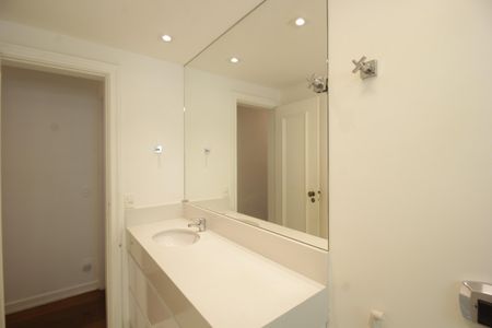 Apartamento à venda com 108m², 2 quartos e 2 vagasBanheiro