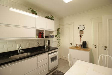 Apartamento à venda com 108m², 2 quartos e 2 vagasCozinha