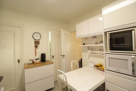 Apartamento à venda com 108m², 2 quartos e 2 vagasCozinha