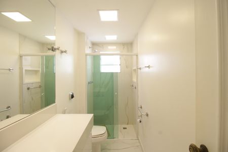 Apartamento à venda com 108m², 2 quartos e 2 vagasBanheiro