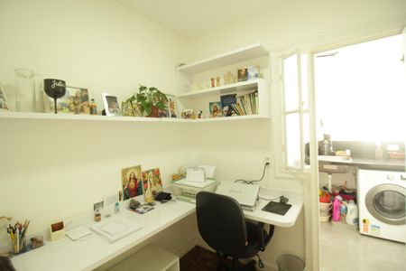 Apartamento à venda com 108m², 2 quartos e 2 vagasEscritório