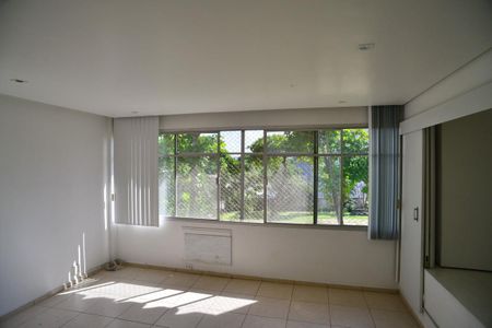 Sala de kitnet/studio para alugar com 2 quartos, 50m² em Barra da Tijuca, Rio de Janeiro