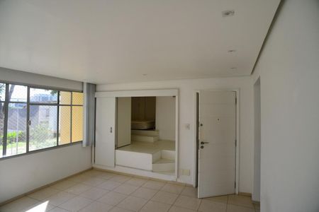 Sala de kitnet/studio para alugar com 2 quartos, 50m² em Barra da Tijuca, Rio de Janeiro