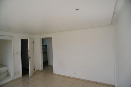 Sala de kitnet/studio para alugar com 2 quartos, 50m² em Barra da Tijuca, Rio de Janeiro