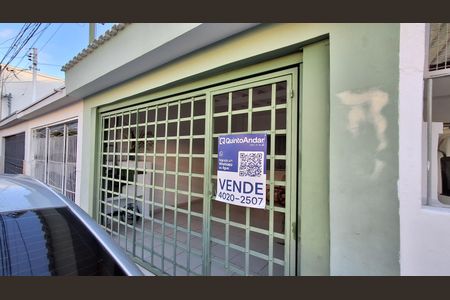 Casa à venda com 230m², 2 quartos e 1 vaga Casa à venda com 230m², 2 quartos e 1 vagaFachada
