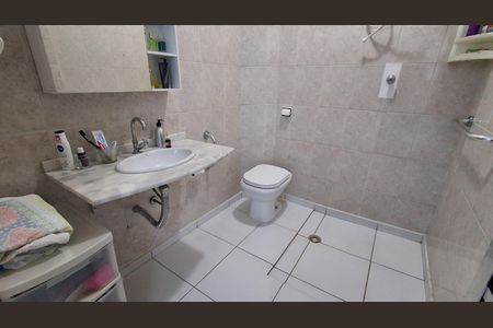 Casa à venda com 230m², 2 quartos e 1 vaga Casa à venda com 230m², 2 quartos e 1 vagaBanheiro Social