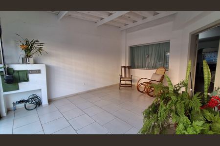 Casa à venda com 230m², 2 quartos e 1 vaga Casa à venda com 230m², 2 quartos e 1 vagaGaragem