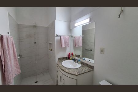 Casa à venda com 230m², 2 quartos e 1 vaga Casa à venda com 230m², 2 quartos e 1 vagaBanheiro Social