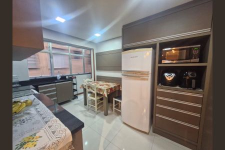 Cozinha de apartamento para alugar com 3 quartos, 98m² em Centro Histórico, Porto Alegre