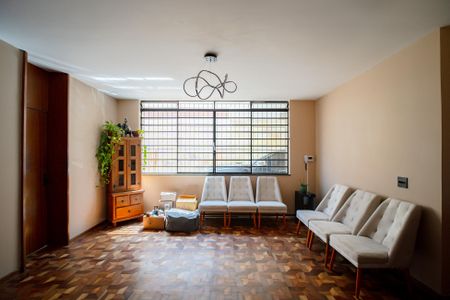 Casa à venda com 670m², 6 quartos e 6 vagasSala