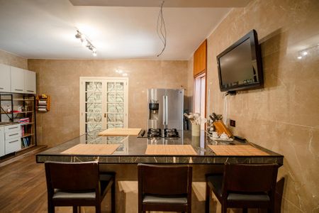 Casa à venda com 670m², 6 quartos e 6 vagasCozinha