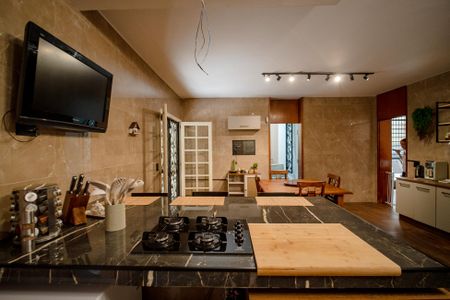 Casa à venda com 670m², 6 quartos e 6 vagasCozinha
